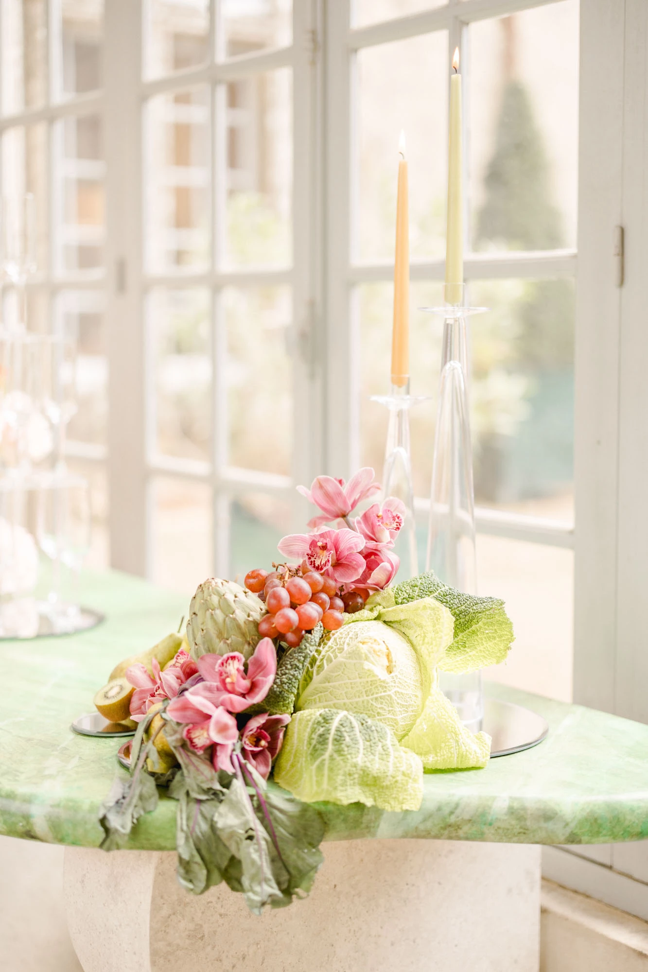 fleur vaisselle composition florale meubles rose